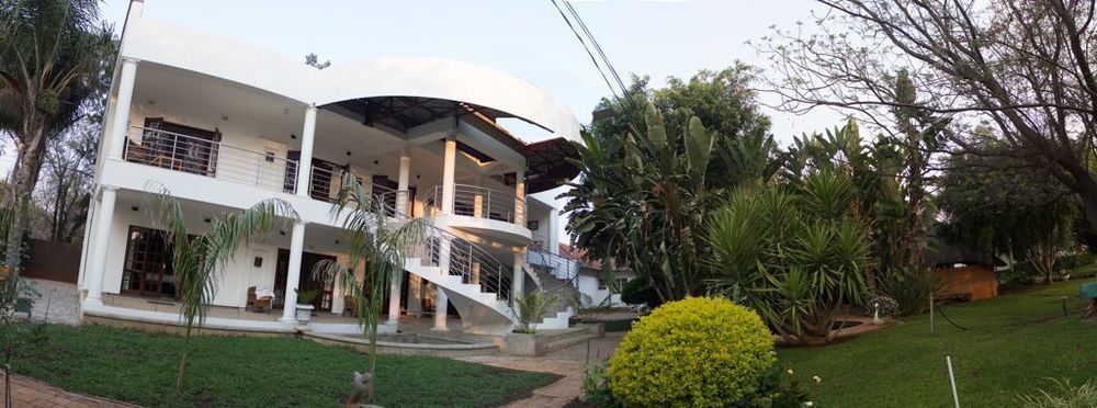 Motsamai Guest Lodge บูลาวาโย ภายนอก รูปภาพ